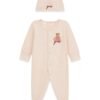 Set pijama bebé GUESS con gorrito de osito Set pijama bebé GUESS con pijama enterizo de osito y gorrito a juego