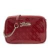 Bolso bandolera GUESS de charol acolchado con logotipos, correa de cadena y detalle metálico