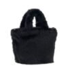 Bolso de mano GUESS de pelo sintético negro con logotipo triangular metálico y asas superiores