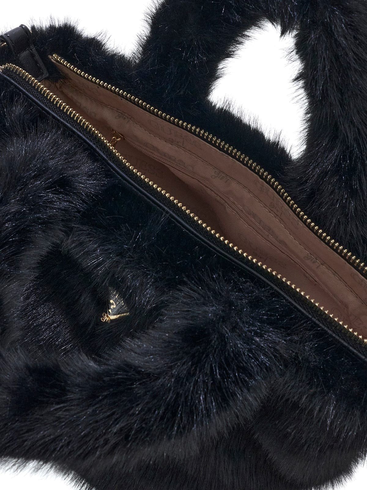 Bolso de mano GUESS de pelo sintético negro con logotipo triangular metálico y asas superiores