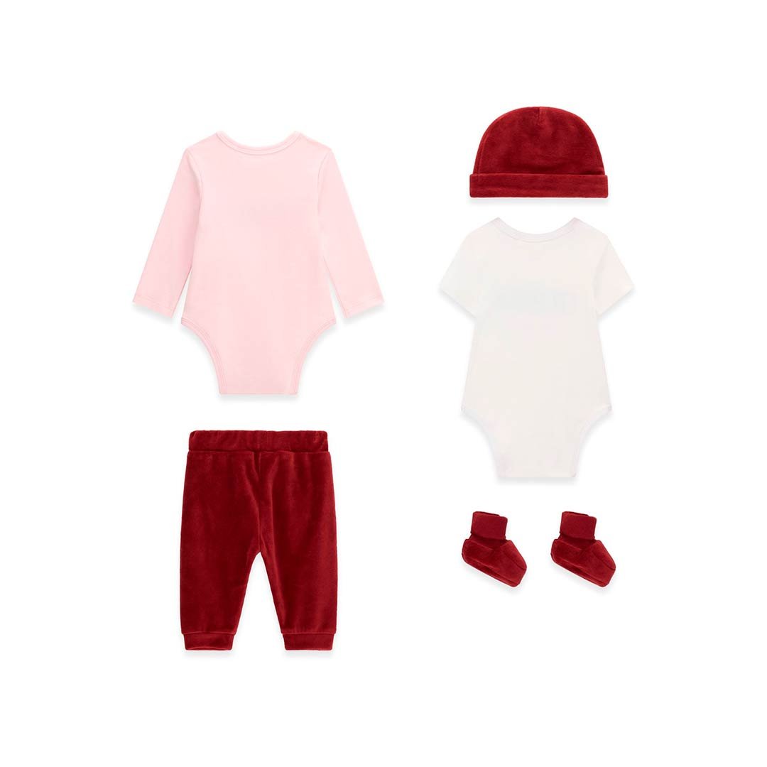 Conjunto bebé GUESS 5 piezas Conjunto bebé GUESS de 5 piezas con dos bodies, pantalón, gorro y patucos