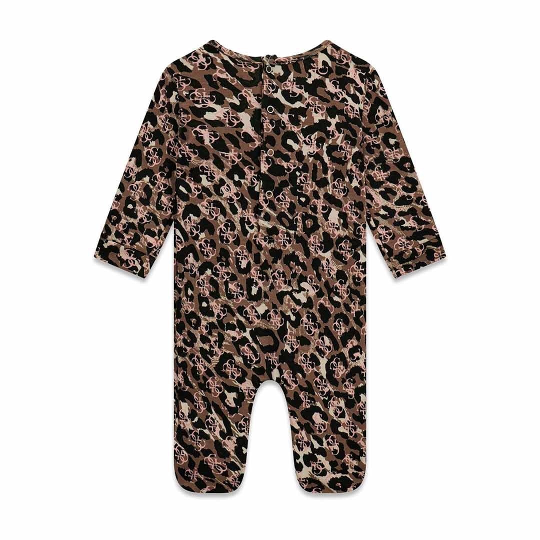 Pijama bebé GUESS con estampado de leopardo Pijama bebé GUESS enterizo con estampado de leopardo y logotipo